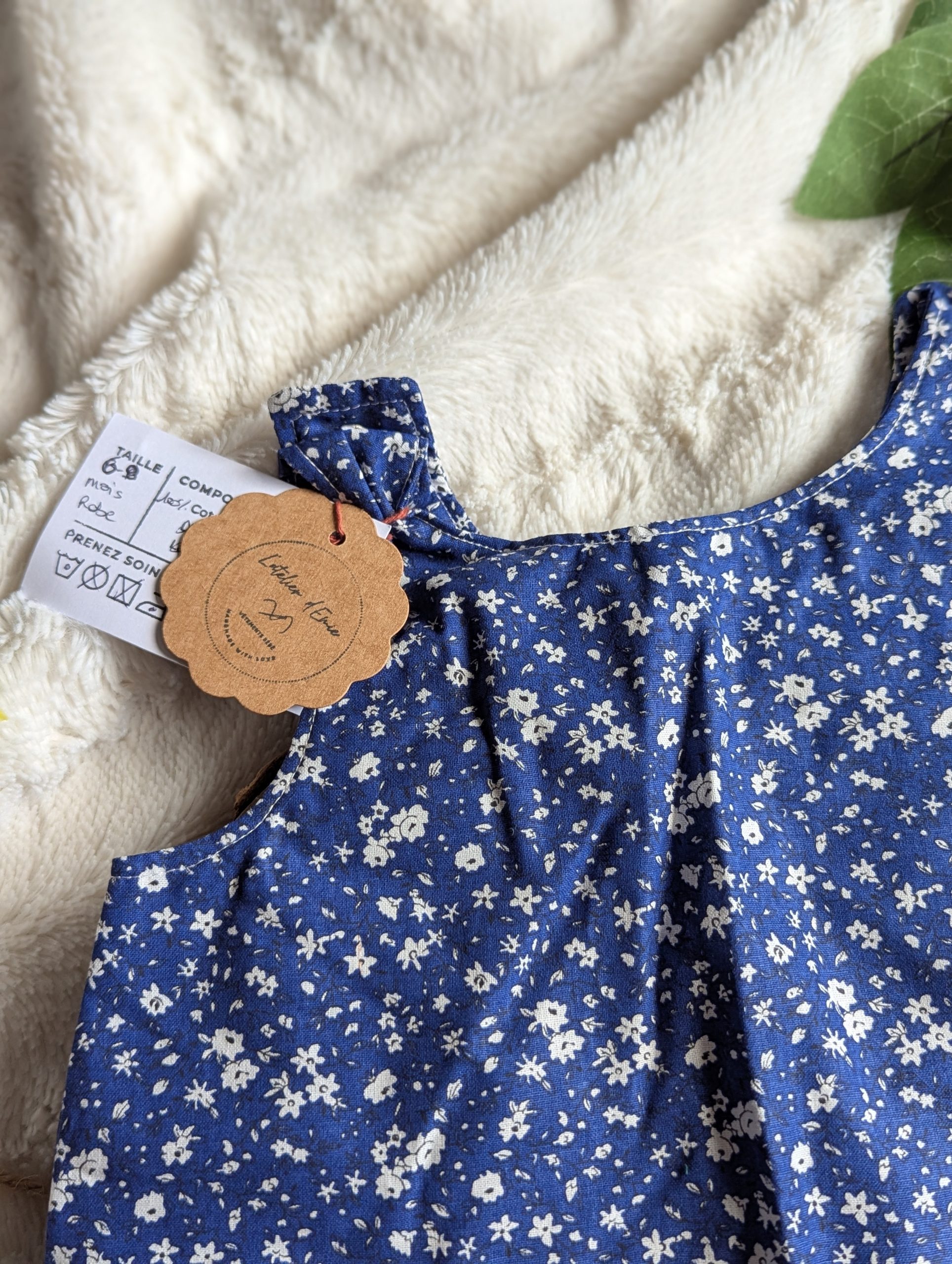 Robe fleurie bleue – Image 3